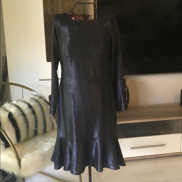 Simply Stunning Evening Dress - Picture 2 of 5